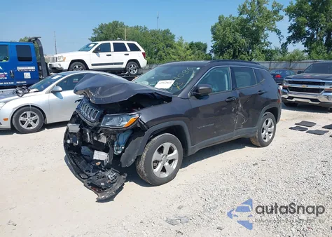 2021 Jeep Compass Latitude 4X4 z USA, uszkodzony, nr VIN 3C4NJDBBXMT584084